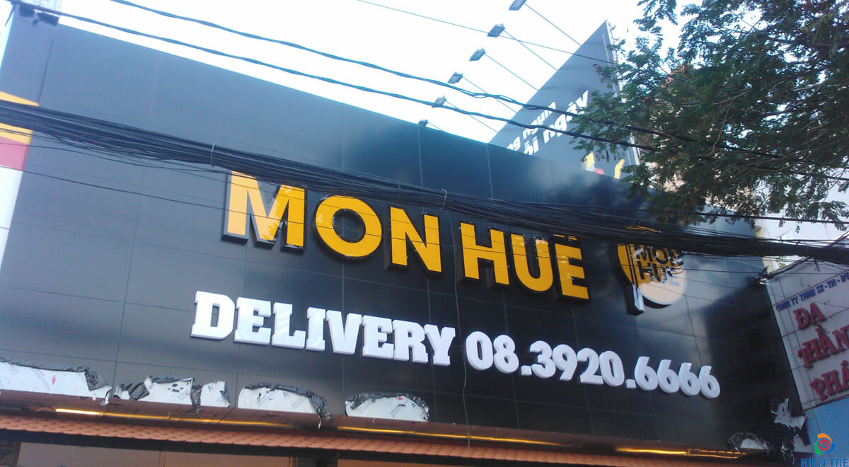 thi công biển hiệu mika
